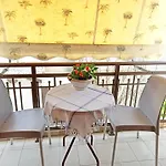Apart Otel Papadioti Pefki (Evia)
