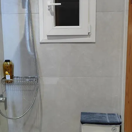 Papadioti Hotel apartamentowy Pefki (Evia)