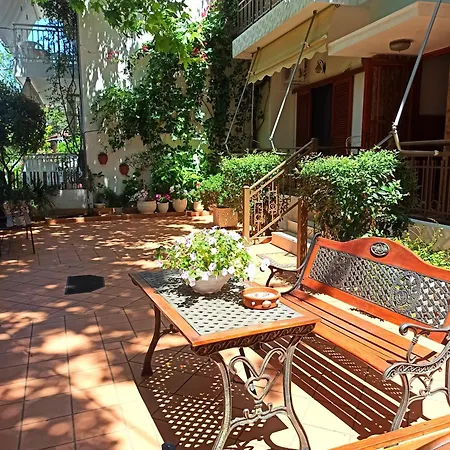 Papadiotis Apartments Ground Floor Апарт-отель 3*