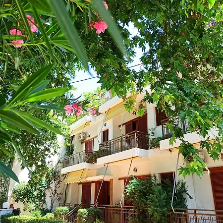 Papadiotis Apartments Ground Floor Апарт-отель 3*