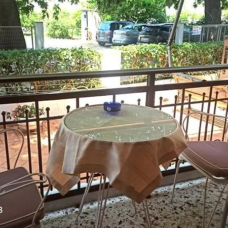 Papadiotis Apartments Ground Floor Апарт-отель Пефки