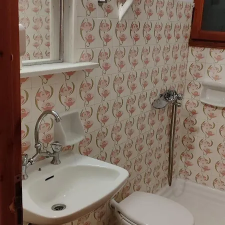 Papadioti 아파트호텔 페프키