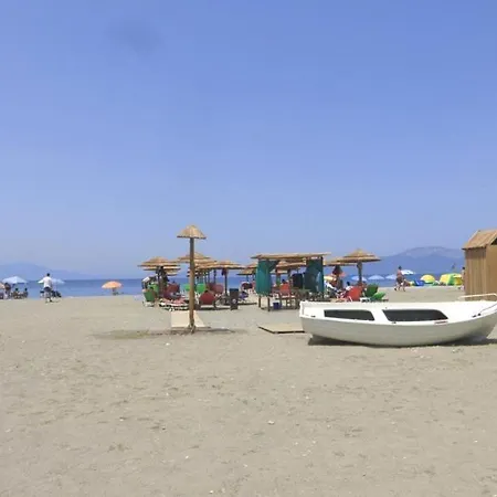 Papadioti Hotel apartamentowy Pefki (Evia)