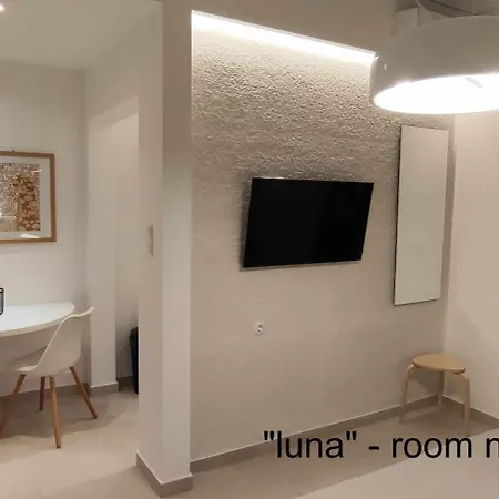 Апарт-отель Papadiotis Apartments Ground Floor Пефки