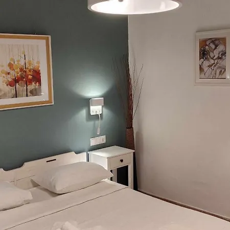 Papadiotis Apartments Ground Floor Апарт-отель 3*